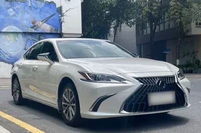 Lexus ES 2023, 23300 км, за 31395 USD