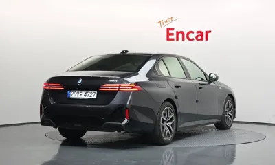BMW 5-Series 2025, 8101 км, за 44975.13 USD