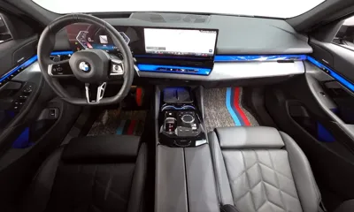 BMW 5-Series 2025, 8101 км, за 44975.13 USD - фото 7