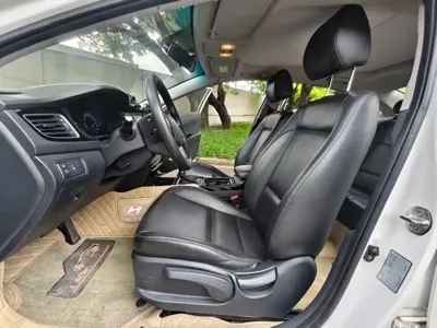 Hyundai Mistra 2016, 142000 км, за 3723.45 USD