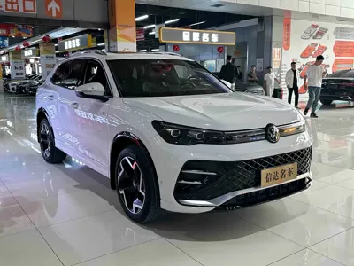 Volkswagen Tiguan L 2024, 32000 км, за 21514.12 USD