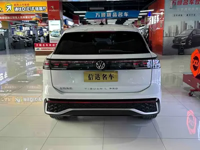 Volkswagen Tiguan L 2024, 32000 км, за 21514.12 USD