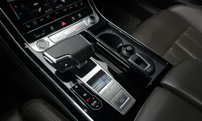 Audi A8 2021, 124109 км, за 32044.93 USD - фото 9