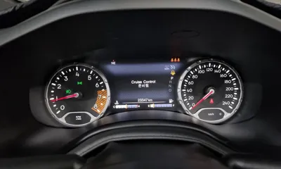 Jeep Renegade 2022, 23347 км, за 15761.58 USD - фото 8