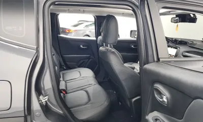 Jeep Renegade 2022, 23347 км, за 15761.58 USD - фото 12