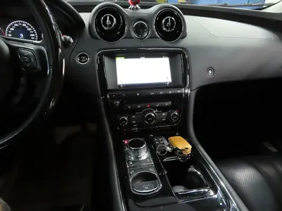 Jaguar XJ 2016, 175000 км, за 11125.82 USD - фото 10