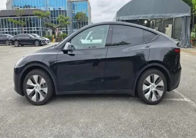 Tesla Model Y 2024, 38637 км, за 5592.75 USD