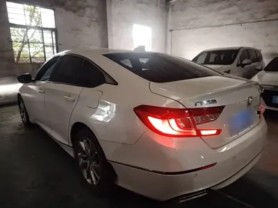 Honda Accord 2021, 67300 км, за 14258.11 USD