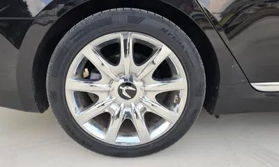 Hyundai Equus 2010, 215910 км, за 2624.31 USD