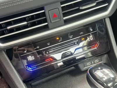Volkswagen Sagitar 2022, 59000 км, за 15273.39 USD