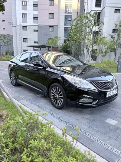 Hyundai Grandeur 2014, 223626 км, за 4069.84 USD