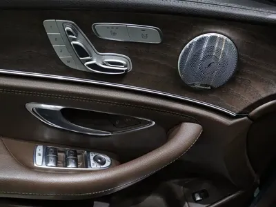 Mercedes-Benz E-Class 2021, 81000 км, за 38227.63 USD - фото 19
