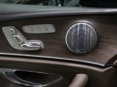 Mercedes-Benz E-Class 2021, 81000 км, за 38227.63 USD - фото 20
