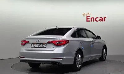 Hyundai Sonata 2016, 122539 км, за 5448.34 USD