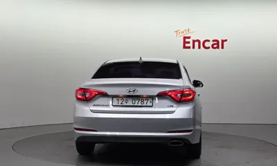 Hyundai Sonata 2016, 122539 км, за 5448.34 USD