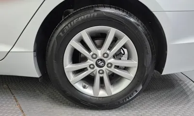 Hyundai Sonata 2016, 122539 км, за 5448.34 USD - фото 21