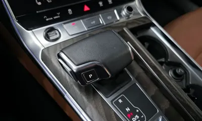 Audi A6 2023, 31995 км, за 22646.71 USD - фото 9