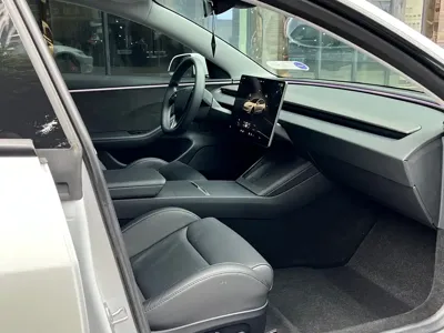 Tesla Model 3 2024, 26000 км, за 41759.05 USD
