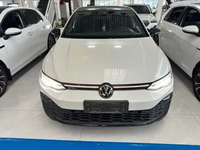 Volkswagen Golf GTI 2023, 23000 км, за 22661.28 USD