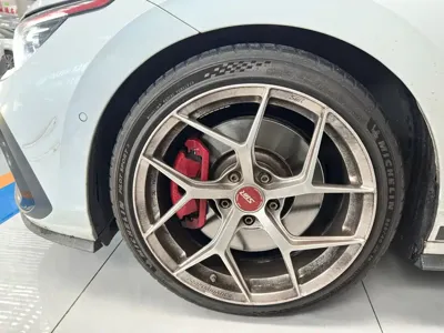 Volkswagen Golf GTI 2023, 23000 км, за 22661.28 USD