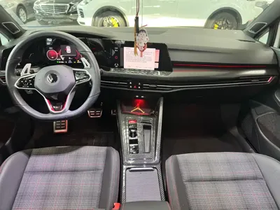 Volkswagen Golf GTI 2023, 23000 км, за 22566.54 USD - фото 9