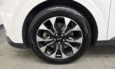 Kia Canival 2023, 111181 км, за 17773.37 USD