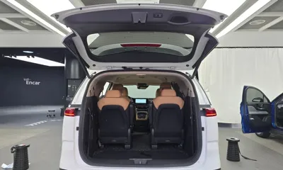 Kia Canival 2023, 111181 км, за 17773.37 USD - фото 20