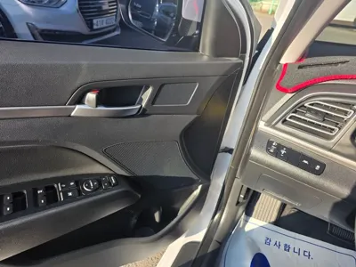 Hyundai Avante 2019, 34782 км, за 9120.53 USD - фото 16