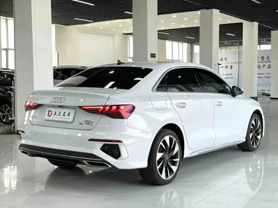 Audi A3 2023, 15900 км, за 23366.23 USD