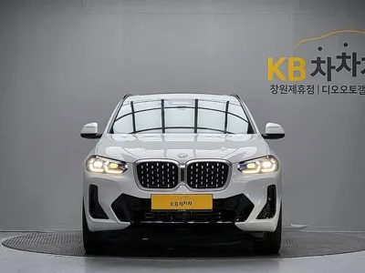 BMW X4 2025, 4685 км, за 53761.32 USD