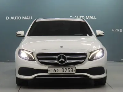 Mercedes-Benz E-Class 2017, 82000 км, за 12899.03 USD