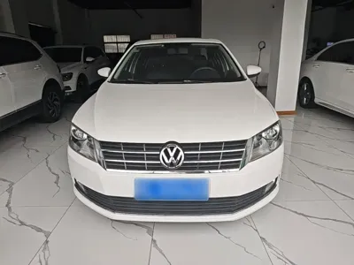 Volkswagen Lavida 2015, 56300 км, за 4243.47 USD