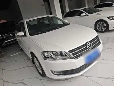 Volkswagen Lavida 2015, 56300 км, за 4243.47 USD