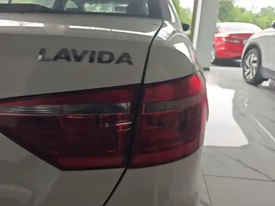 Volkswagen Lavida 2015, 56300 км, за 4243.47 USD - фото 8