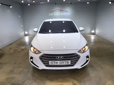 Hyundai Avante · 2016 год
