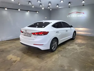 Hyundai Avante 2016, 63000 км, за 6665.38 USD - фото 4