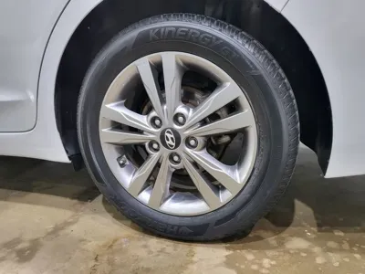 Hyundai Avante 2016, 63000 км, за 6665.38 USD - фото 18