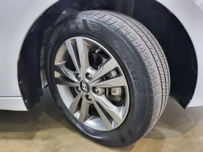Hyundai Avante 2016, 63000 км, за 6665.38 USD - фото 20