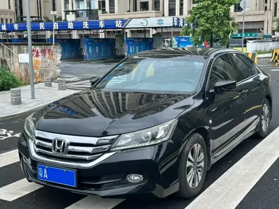 Honda Accord · 2015 год