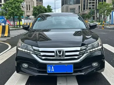 Honda Accord 2015, 170000 км, за 6444.84 USD