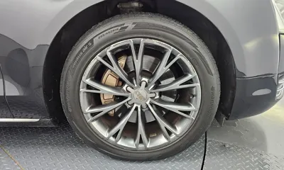 Audi A8 2011, 146394 км, за 5813.19 USD