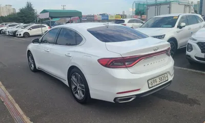 Hyundai Grandeur 2019, 131130 км, за 9432.74 USD