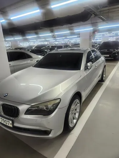 BMW 7-Series · 2011 год
