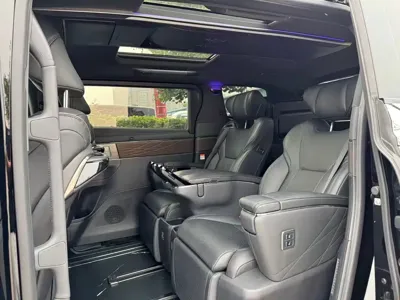 Toyota Alphard 2024, 76000 км, за 117125.45 USD