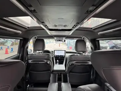 Toyota Alphard 2024, 76000 км, за 117125.45 USD - фото 6