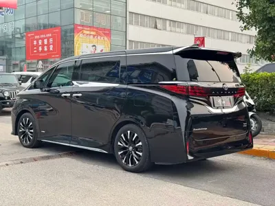 Toyota Alphard 2024, 76000 км, за 117125.45 USD - фото 10