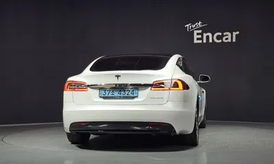 Tesla Model S 2020, 100576 км, за 31921.84 USD