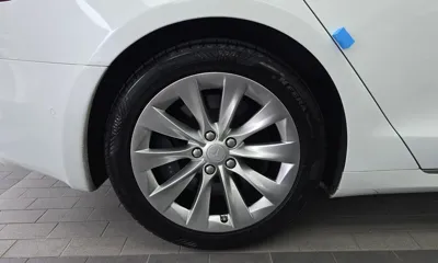 Tesla Model S 2020, 100576 км, за 31921.84 USD