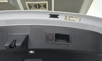 Tesla Model S 2020, 100576 км, за 31921.84 USD - фото 32