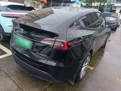 Tesla Model Y 2023, 60599 км, за 22189.09 USD - фото 7